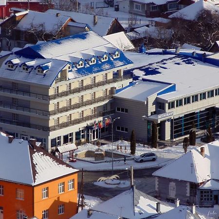 Hotel Ineul Óradna Kültér fotó